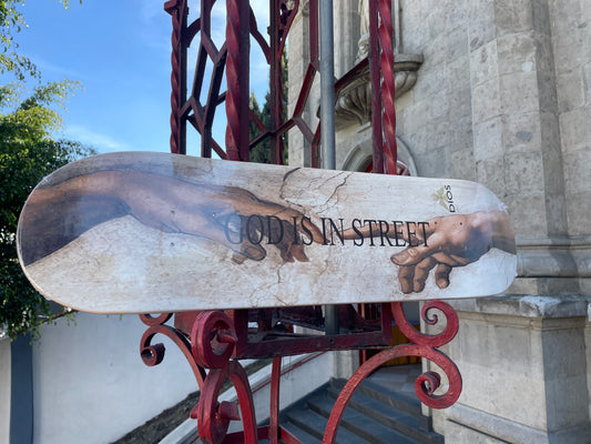 Dios skateboards (edición God is in street )
