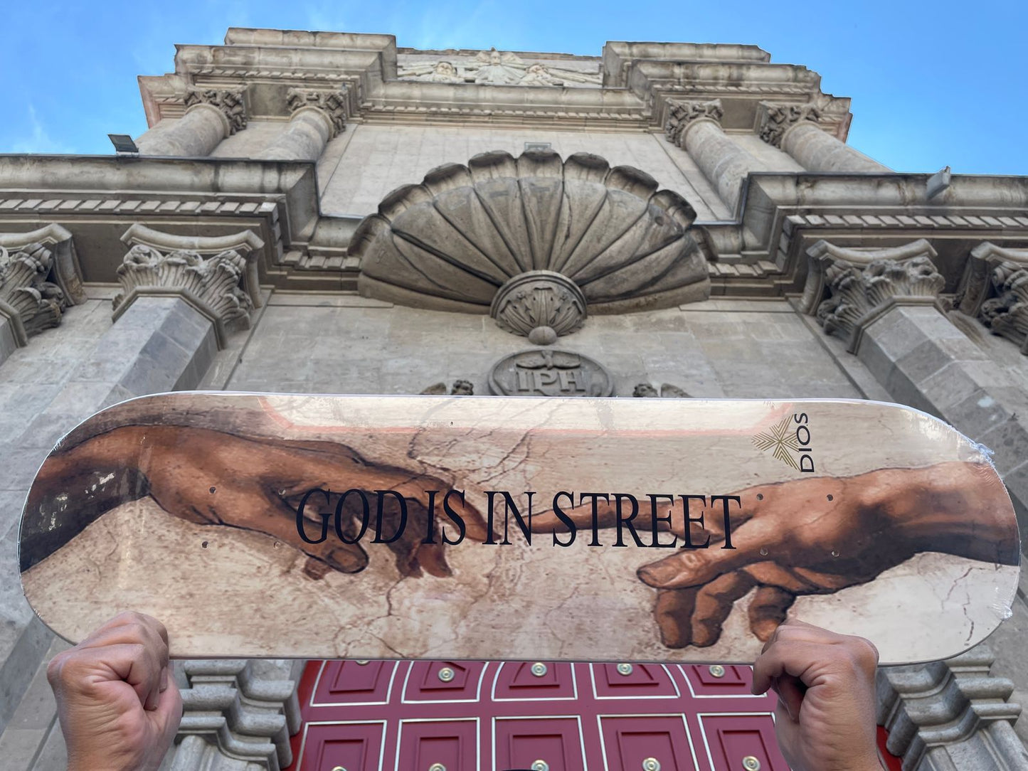 Dios skateboards (edición God is in street )